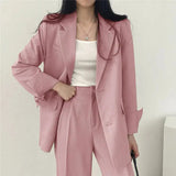 Elegant Tailored Blazer and Trouser Set with Modern Relaxed Fit